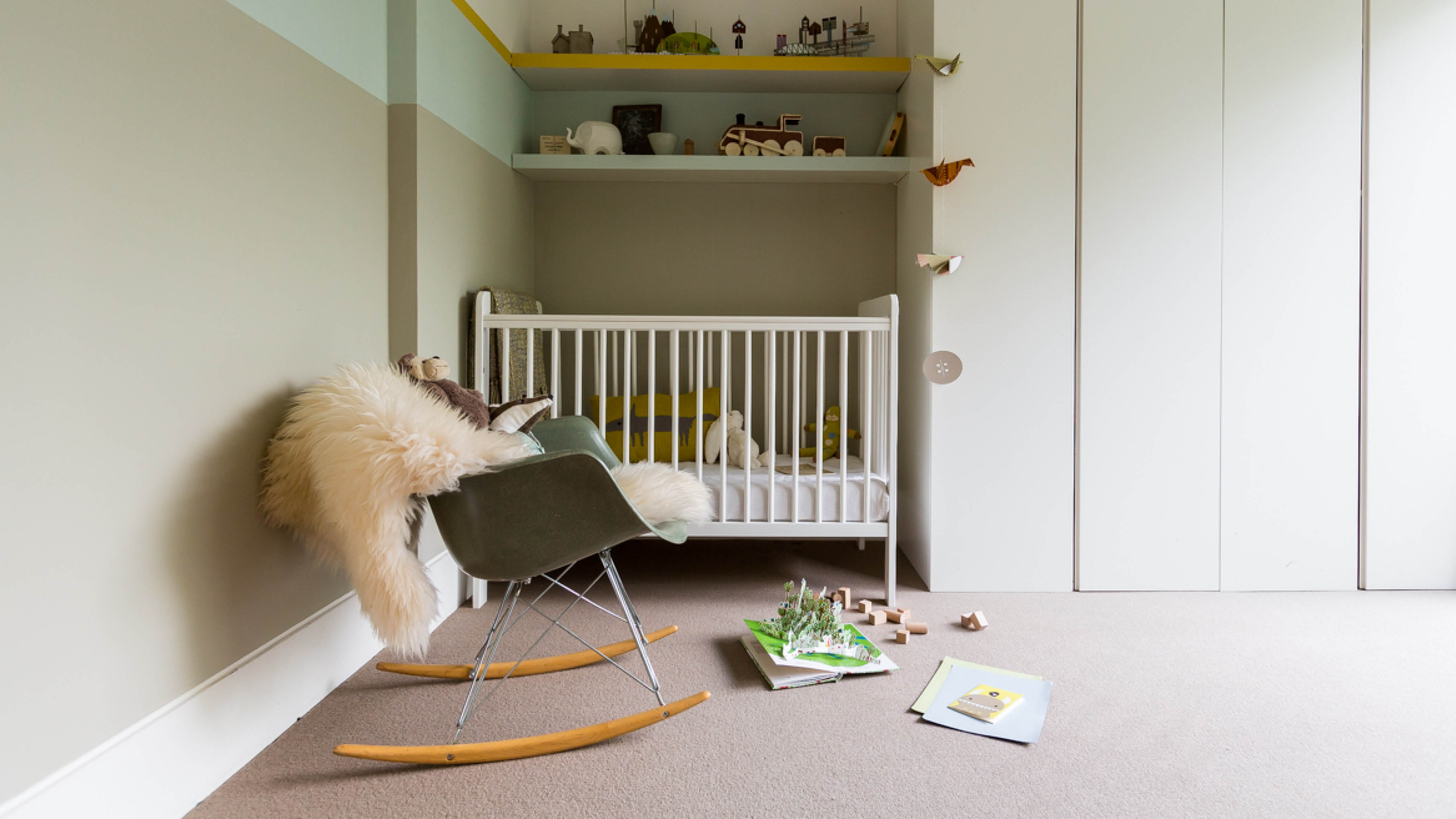 Kids room with yellow accents When choosing a gender neutral color theme, keep it simple: the idea is to create a beautiful, neutral starting point that can be accentuated with soft furniture and other accessories when the baby is born.