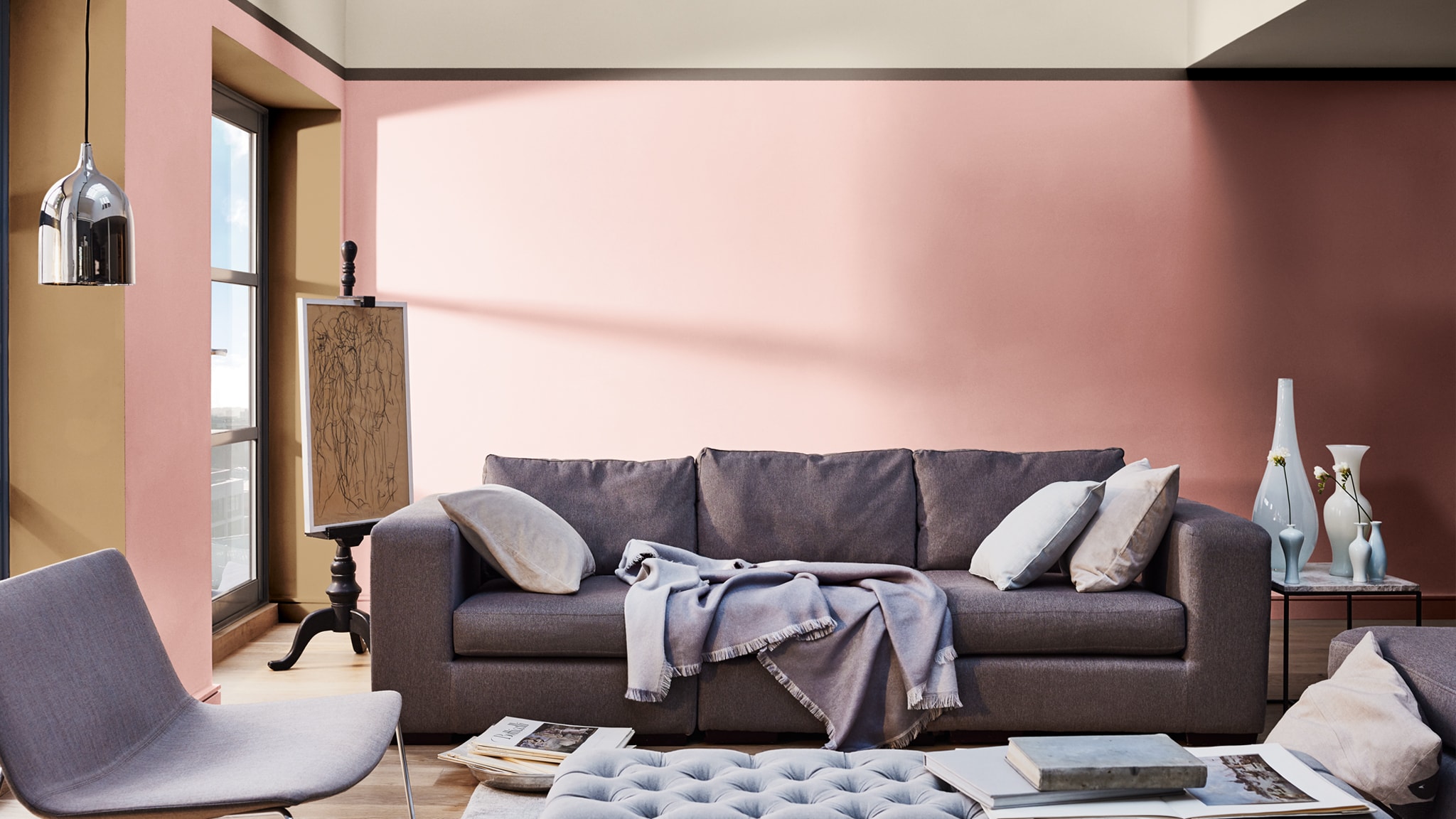En beroligende farvepalet til dagligstuen med Spiced Honey Nordsjo-colour-futures-arets-farve-2019-et-sted-man-kan-dromme-opholdsstue-inspiration-Danmark-02