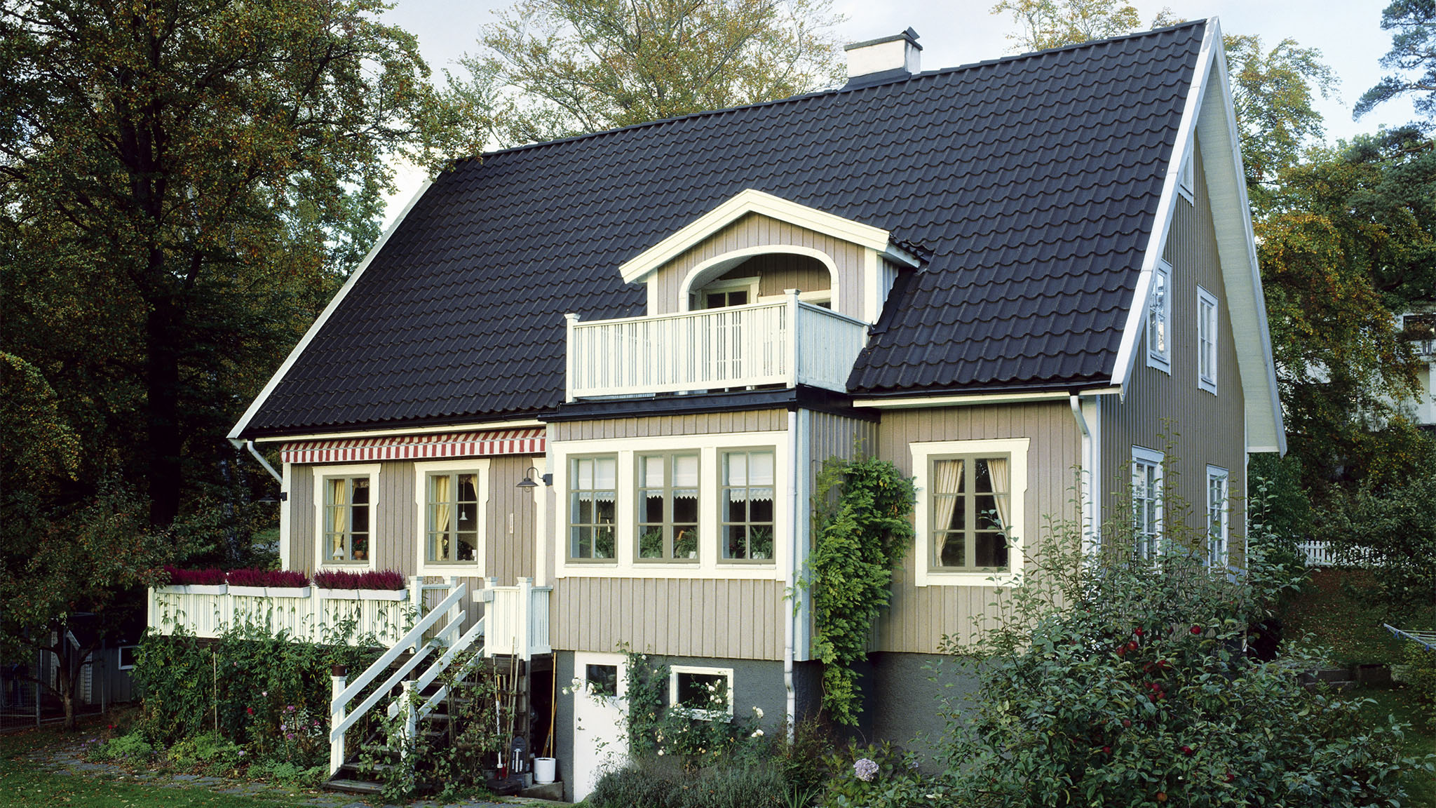 Lysegrå facademaling Lysegrå facademaling